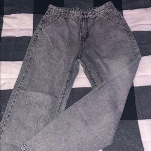 dark grey/acid wash mom jeans
